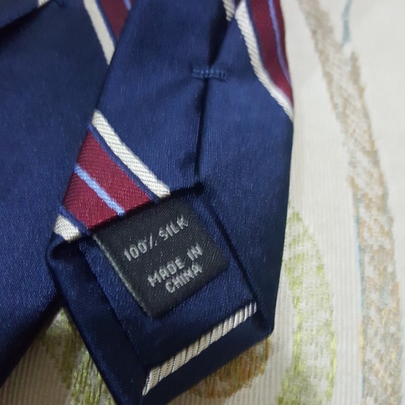 Jos. A. Bank - Picture 3 of 3